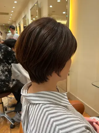ショート 村中 逸紀のヘアスタイル