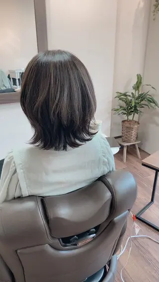 ミディアム 池岡 洋子のヘアスタイル