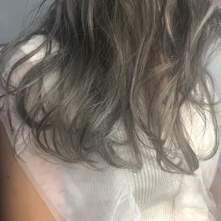 ロング カラー ORIKA 美容室のヘアスタイル