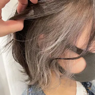 ショート カラー ヘアアレンジ オザキクウガ/ ブリーチ/髪質改善のヘアスタイル