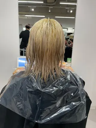 セミロング カラー ダブルカラー,透け カラーHINARIのヘアスタイル