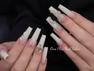 ネイル One Plus Nail Salonのネイルデザイン