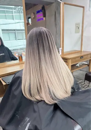 セミロング カラー ROBIN所属・指名数No.1 /NAOYAのヘアスタイル