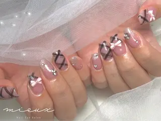 ショート mieux所属・Saki / 学芸大学のネイルデザイン