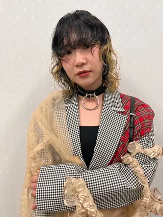 ミディアム カラー 湯川 未咲希のヘアスタイル