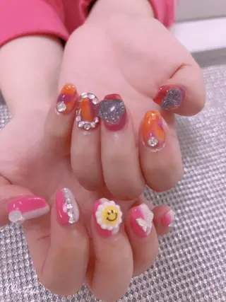ネイル はぴねす所属・横浜 美夢のネイルデザイン