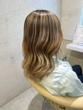 セミロング カラー 高円寺946 伊畑優希のヘアスタイル