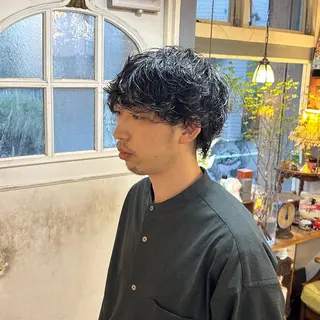 ミディアム パーマ メンズ BRITS 渡辺 菜々子のヘアスタイル