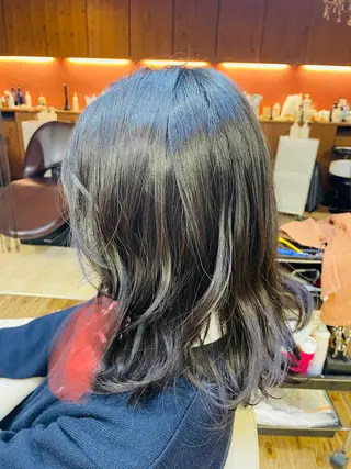 ミディアム 山木 裕子のヘアスタイル