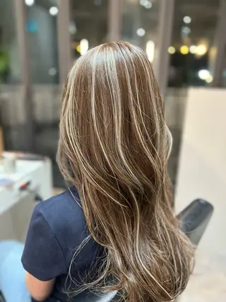 ミディアム カラー ハイライト白髪ぼかし メンズパーマ渋谷のヘアスタイル