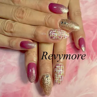 ミディアム ネイル nail salon Revymoreのネイルデザイン