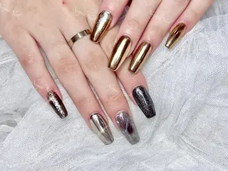 ネイル 🦋 Queenieのネイルデザイン