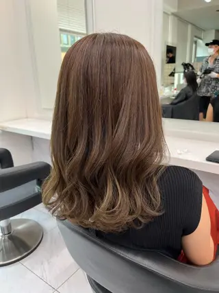 ミディアム 寒色＆ブリーチ特化 寒色MiOのヘアスタイル