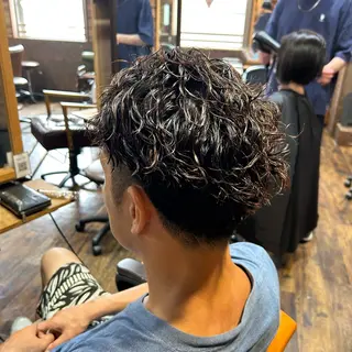 ショート パーマ メンズ ツイスパ/メンズ特化 🦋𝑺𝑶𝑵𝑬のヘアスタイル
