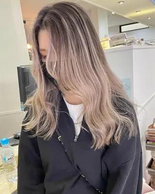 ロング Lit.豊橋 夏目のヘアスタイル
