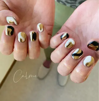 ショート カラー ネイル Nailsalon Calmeのネイルデザイン