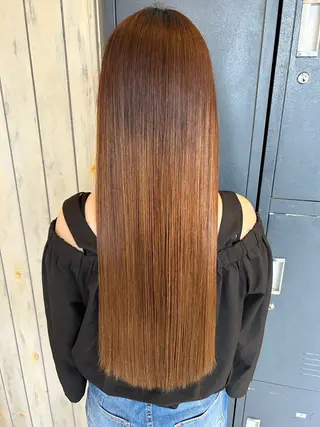 ロング 高津 千慧のヘアスタイル