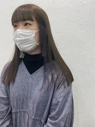 ロング カラー オリーブ/アッシュ やわらか透明感カラーのヘアスタイル