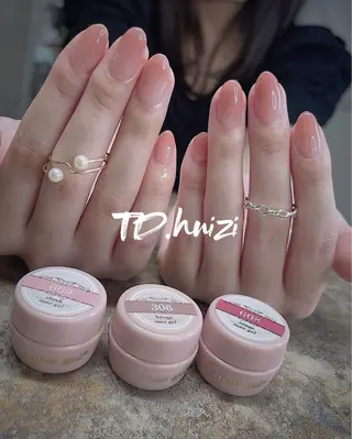 ミディアム めぐみのネイルサロン スタッフ練習のネイルデザイン