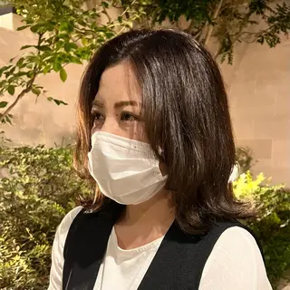 セミロング 🌺まなみ/ うる艶カラー🌺のヘアスタイル