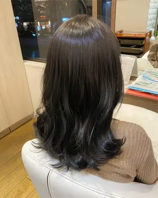 ミディアム カラー 艶感🫧透明感カラー YUKARIのヘアスタイル