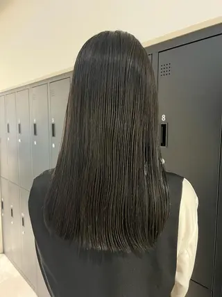セミロング 暗髪カラー🫐パーマ おくだりんかのヘアスタイル