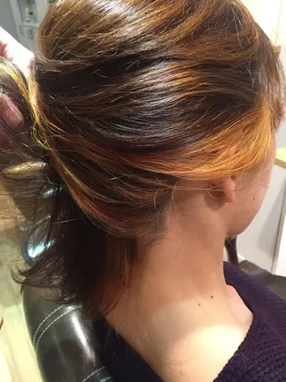 セミロング カラー ツキダテ ユイのヘアスタイル