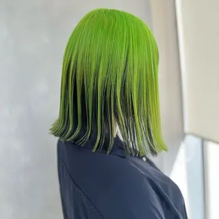 ミディアム カラー デザインカラー/パー マ🦖外岡咲希🦖のヘアスタイル