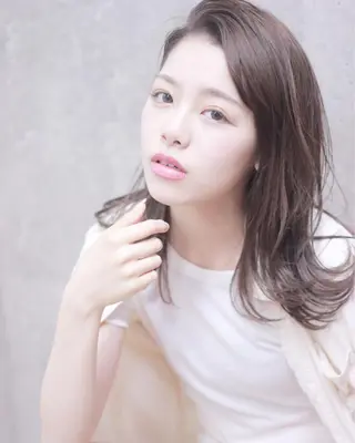 ミディアム 及川 光のヘアスタイル