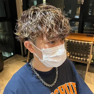ショート カラー パーマ メンズ 波巻きスパイラルパー マ/シャドウパーマ駿のヘアスタイル