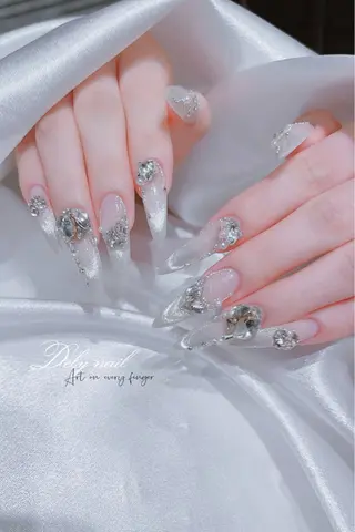 ロング Dely Nailのネイルデザイン