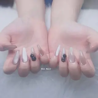 ネイル Hin Nailsのネイルデザイン