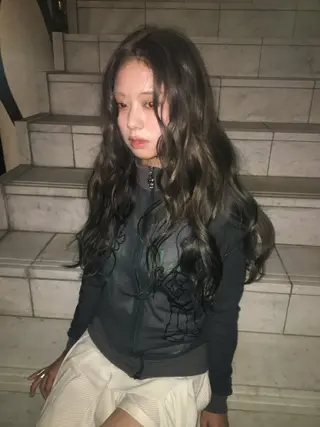 ロング Hanaka🐈⬛ 海外×ニュアンスのヘアスタイル