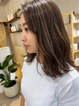 セミロング ココルアナ 豊中美容室のヘアスタイル
