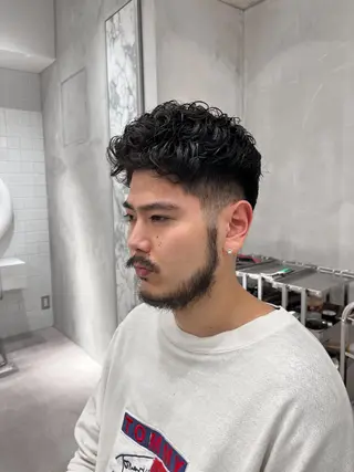 ショート パーマ メンズ ⚡メンズパーマフ ェードカットTomyのヘアスタイル