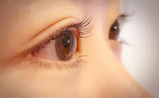 マツエク・マツパ Aya Pilinaの眉毛・アイブロウイメージ