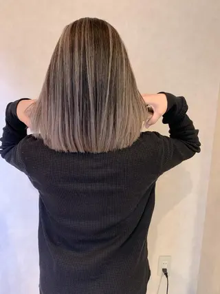 ミディアム Lit.豊橋 夏目のヘアスタイル