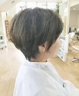 ショート カラー 関口 友菜のヘアスタイル