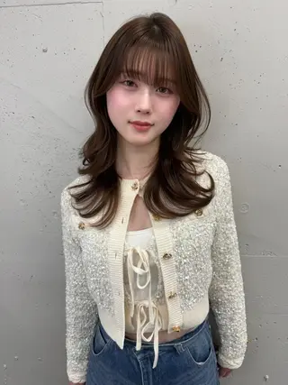 カラー セミロング 韓国ヘア♡🇰🇷 暖色♡透明感カラー✨のヘアスタイル