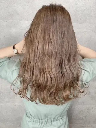 ロング ＿WHITE鳳店 アンダーバーホワイトのヘアスタイル