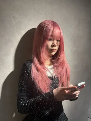 ロング 🇰🇷ハイトーン× 韓国レイヤー레이어드のヘアスタイル