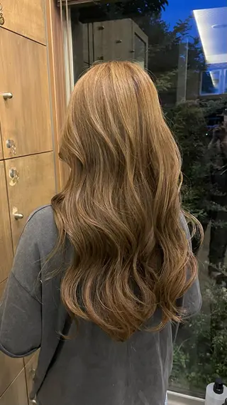 ロング カラー ヘアアレンジ 栗林 姫花のヘアスタイル