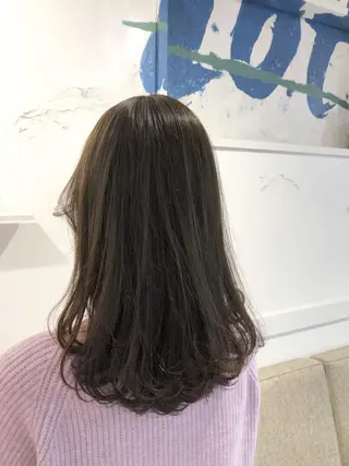 セミロング カラー monami 鈴木 茉由奈のヘアスタイル