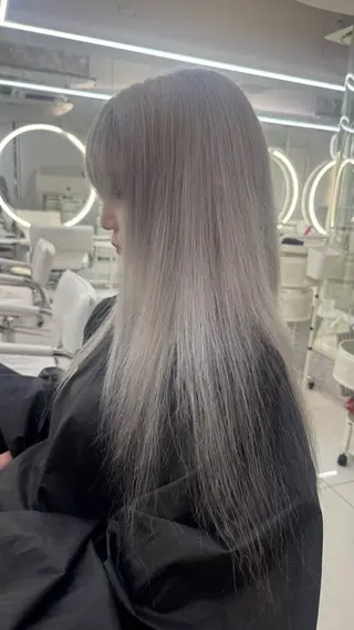 カラー ANN GAGA 心斎橋/ハイトーンのヘアスタイル