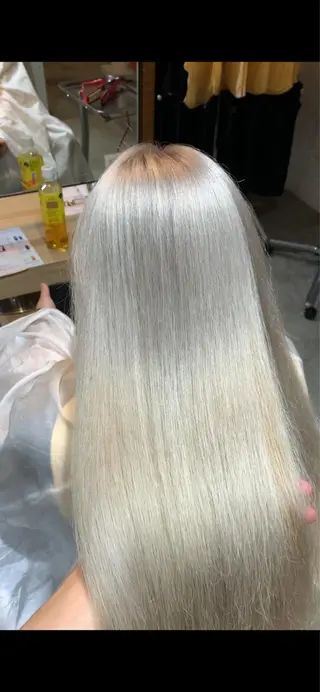 ロング カラー れい🫧 ハイトーン特化のヘアスタイル