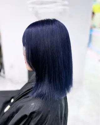 ミディアム カラー 🩵色落ち可愛い 寒色カラー🩵のヘアスタイル