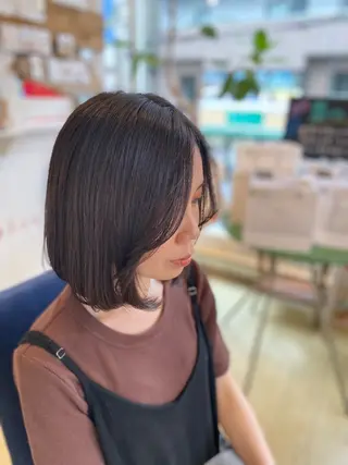 ミディアム 岩谷 美香のヘアスタイル