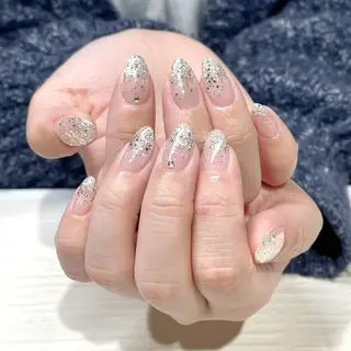 ミディアム LUANA 〜Eyelash&Nail〜所属・長崎 真帆のネイルデザイン