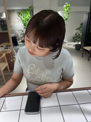 ショート Yui⭐️ 透け感カラーのヘアスタイル