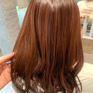 ミディアム カラー ヘアアレンジ bh.maara デザイン／ハイトーンのヘアスタイル